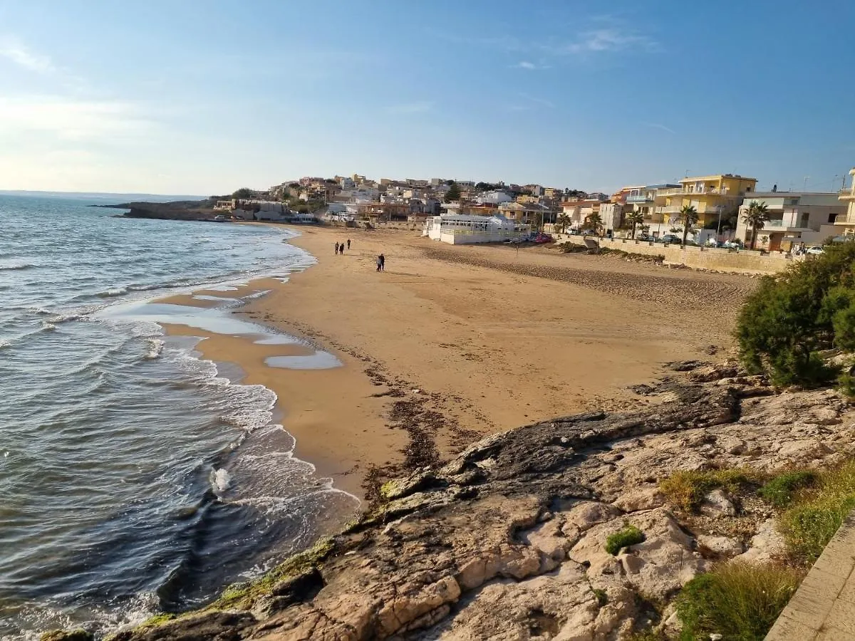 דירות Cava dʼAliga Mediterraneo 0*,